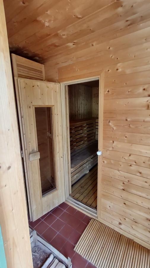 Grosse Wohnung / Haushaelfte In Peetzig Am See Angermunde Exteriér fotografie