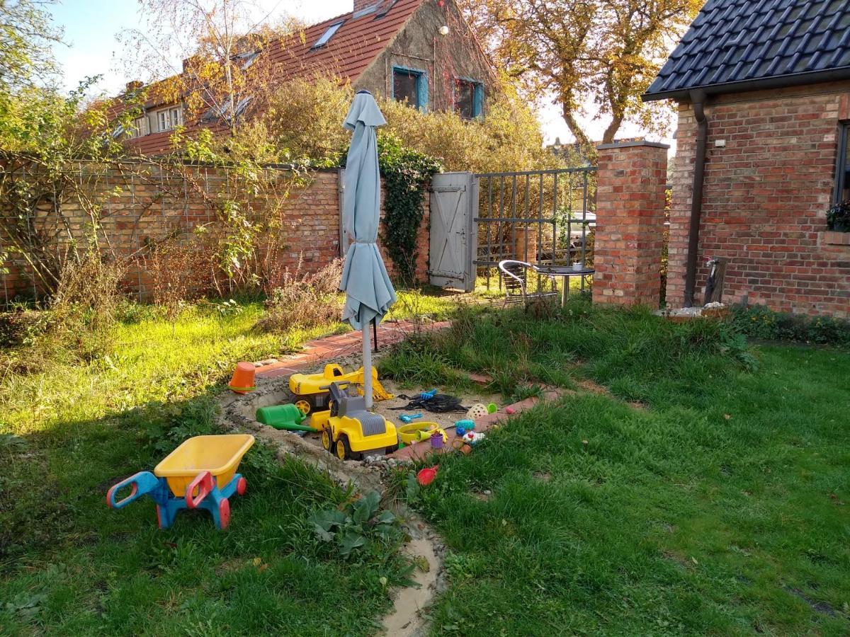 Grosse Wohnung / Haushaelfte In Peetzig Am See Angermunde Exteriér fotografie