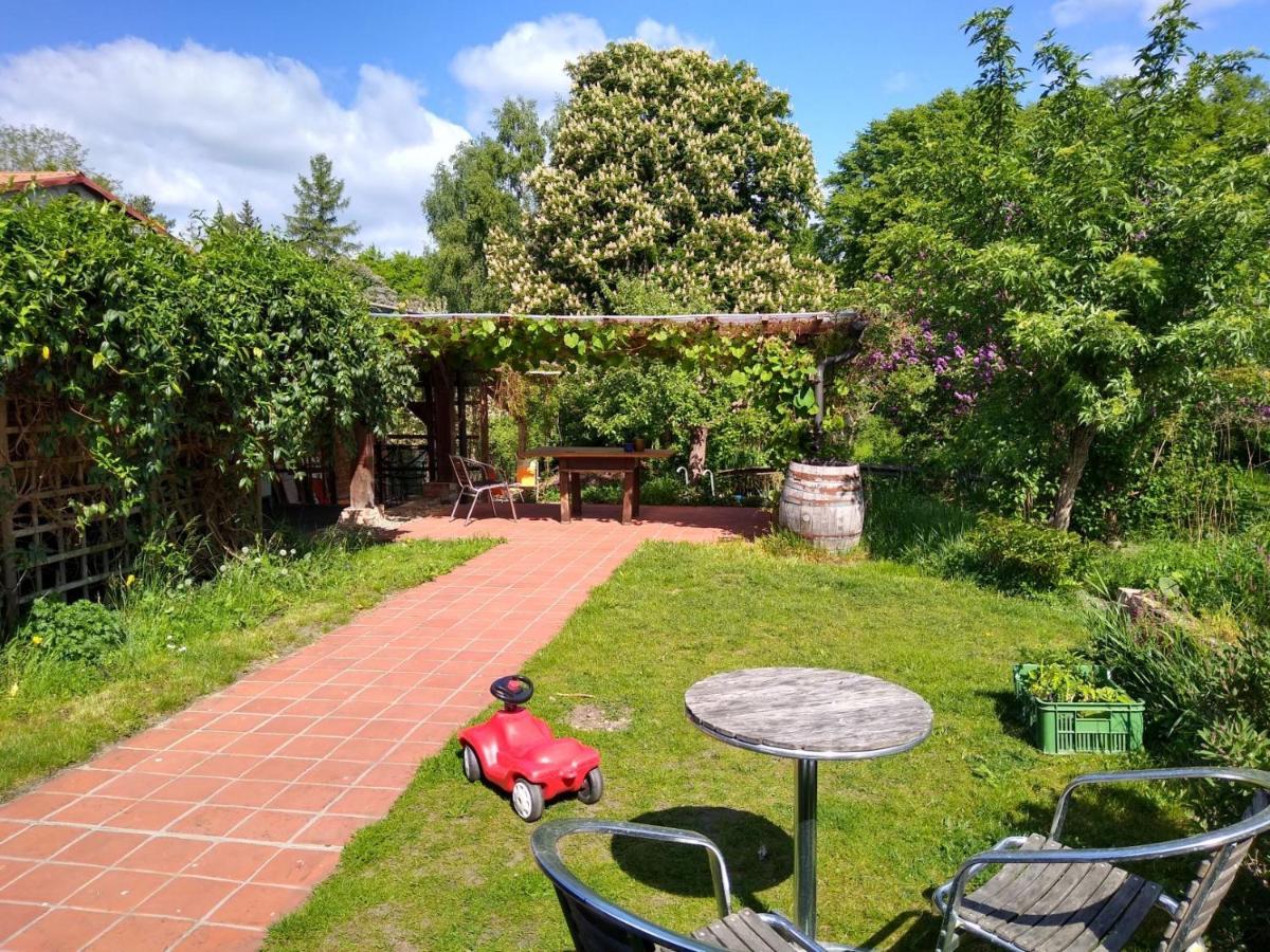 Grosse Wohnung / Haushaelfte In Peetzig Am See Angermunde Exteriér fotografie