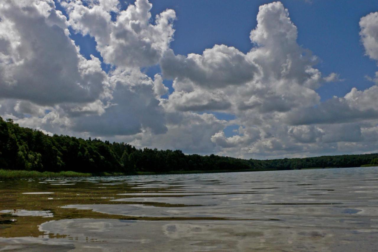 Grosse Wohnung / Haushaelfte In Peetzig Am See Angermunde Exteriér fotografie