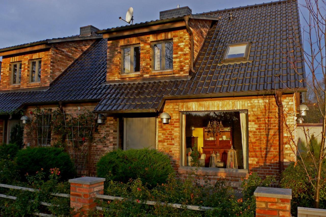 Grosse Wohnung / Haushaelfte In Peetzig Am See Angermunde Exteriér fotografie