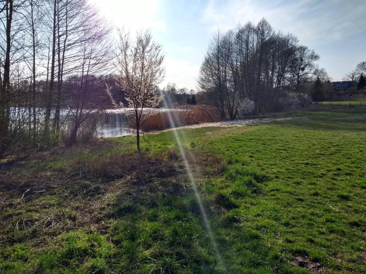 Grosse Wohnung / Haushaelfte In Peetzig Am See Angermunde Exteriér fotografie